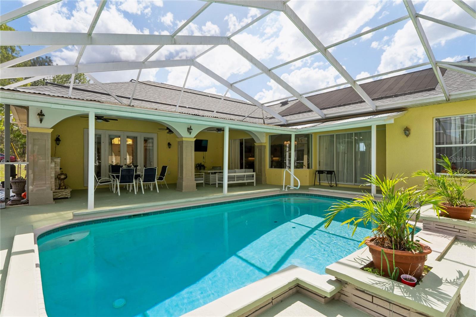 ROYAL HIGHLANDS - Residential