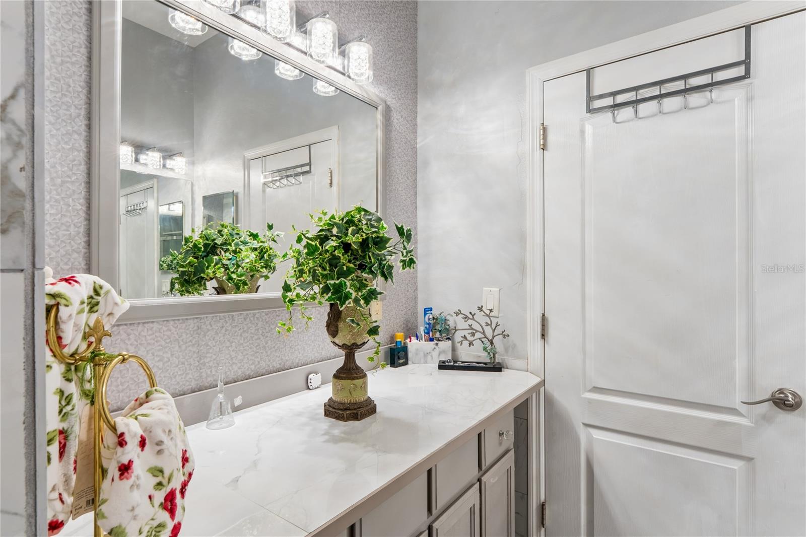 ROYAL HIGHLANDS - Residential