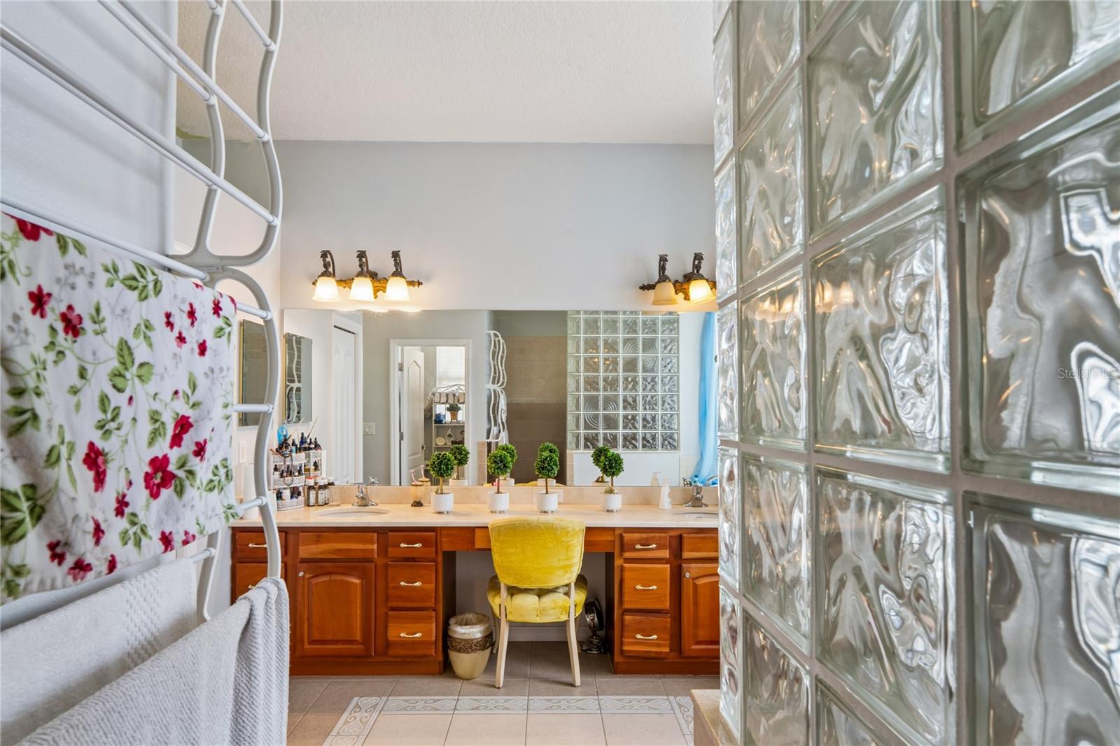 ROYAL HIGHLANDS - Residential