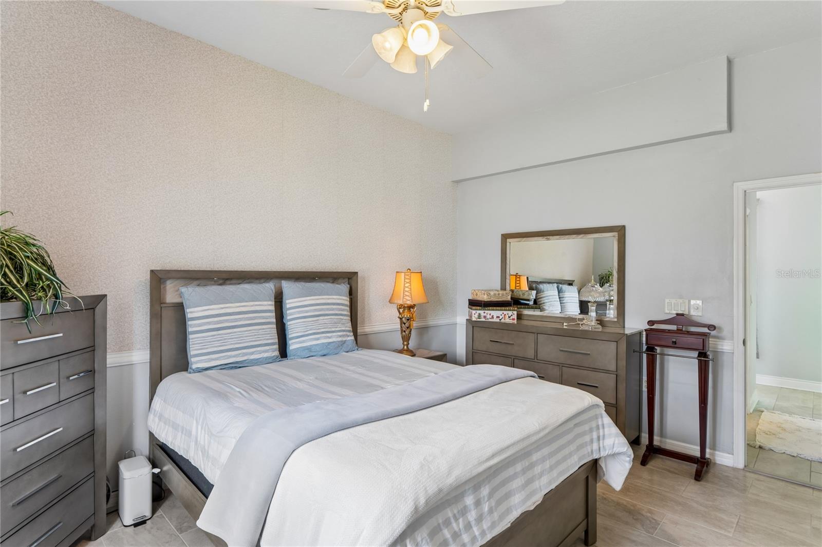 ROYAL HIGHLANDS - Residential