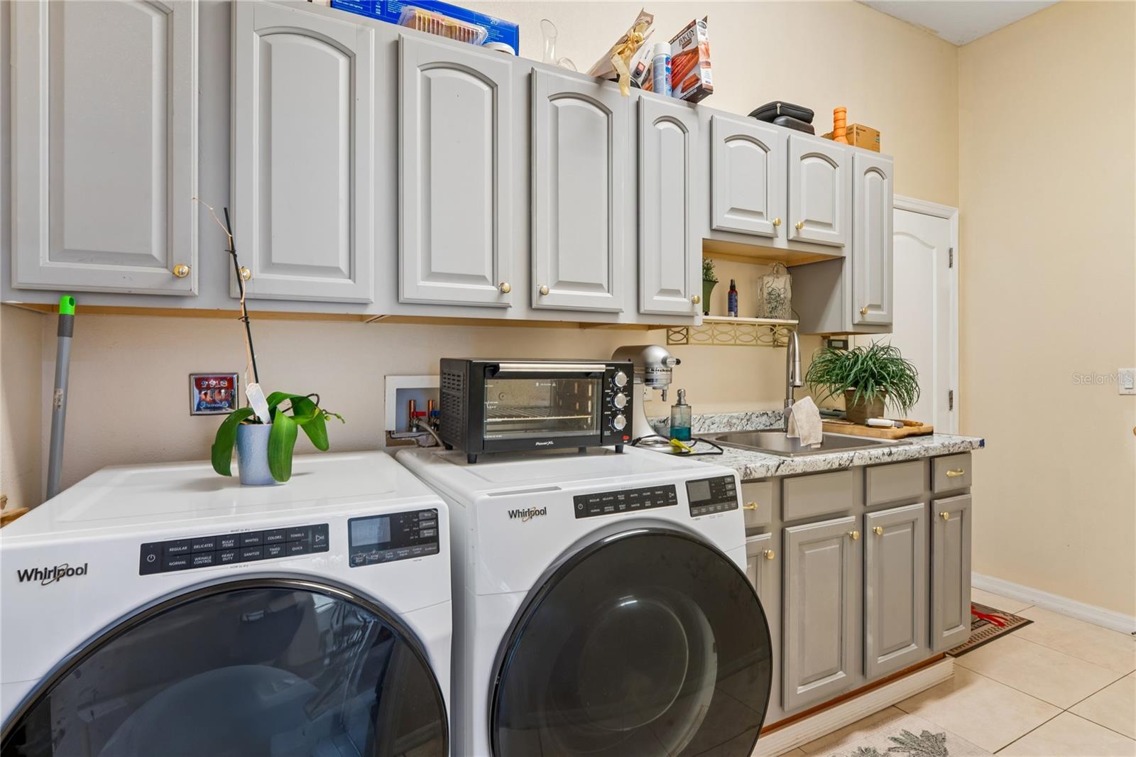 ROYAL HIGHLANDS - Residential