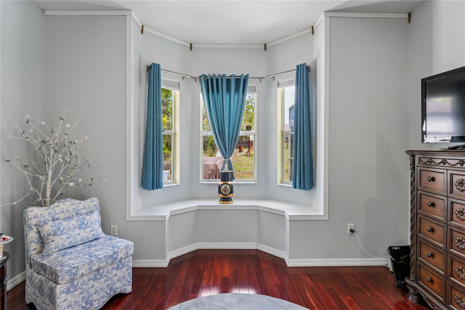 ROYAL HIGHLANDS - Residential