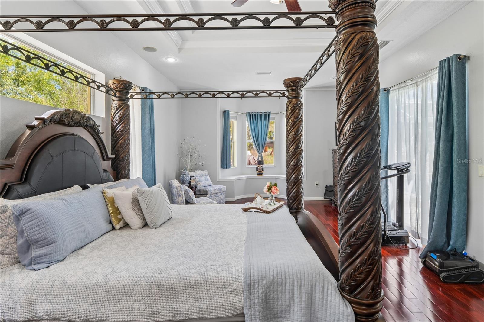 ROYAL HIGHLANDS - Residential