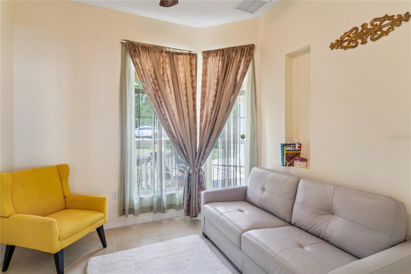 ROYAL HIGHLANDS - Residential