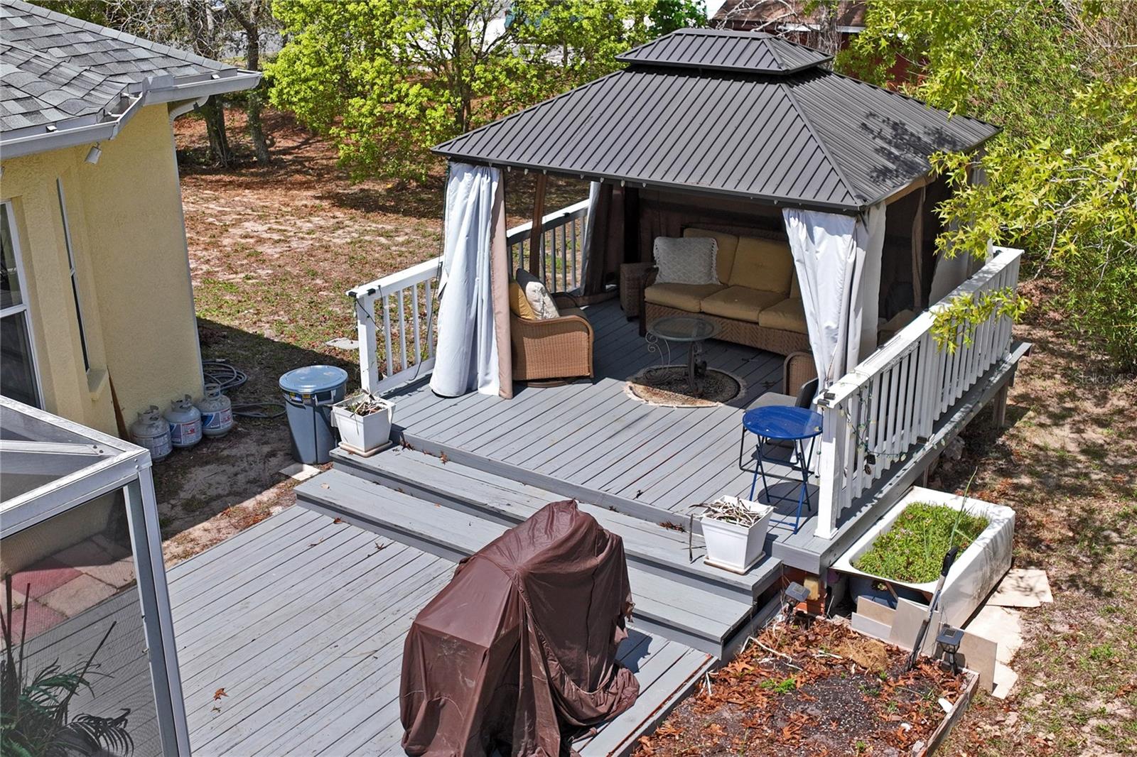 ROYAL HIGHLANDS - Residential