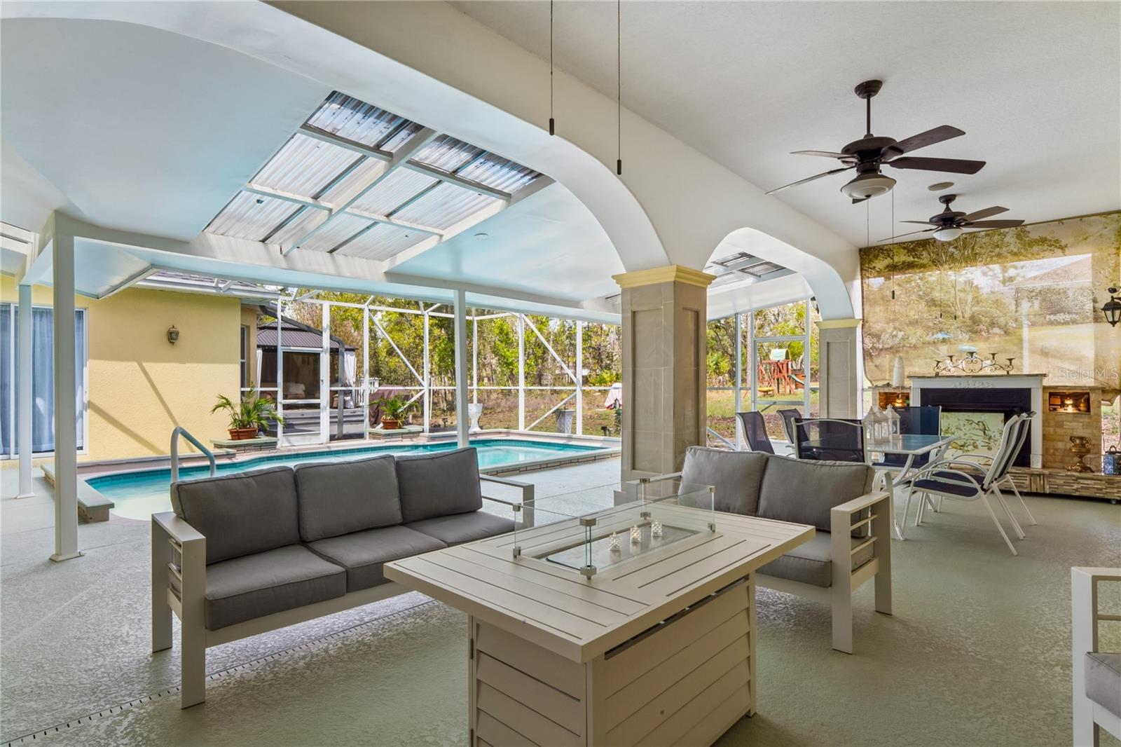 ROYAL HIGHLANDS - Residential