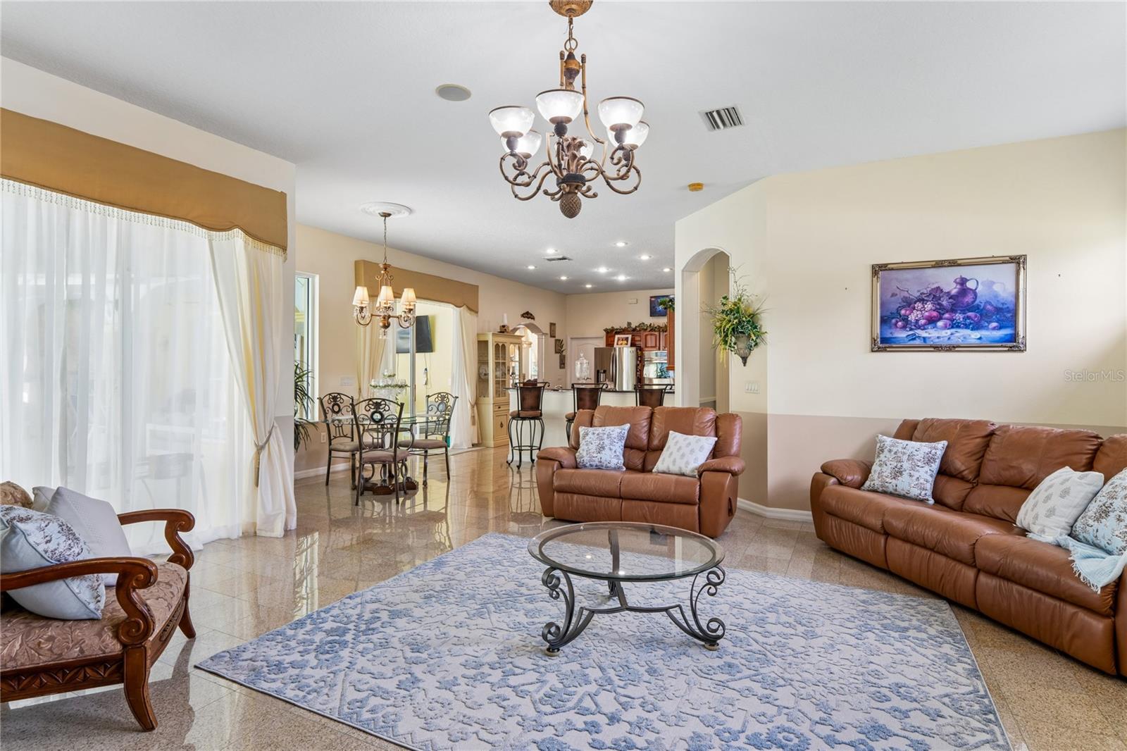 ROYAL HIGHLANDS - Residential