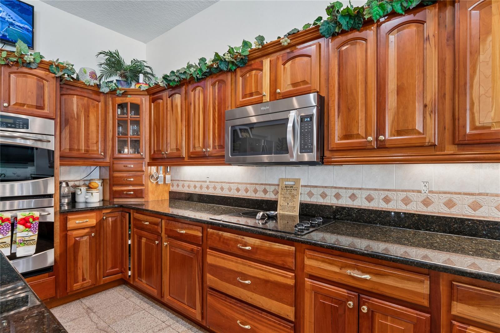 ROYAL HIGHLANDS - Residential