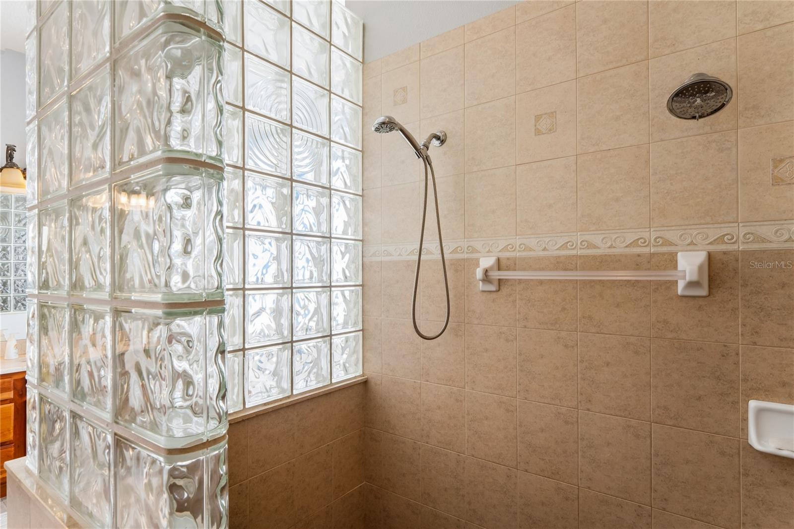 ROYAL HIGHLANDS - Residential