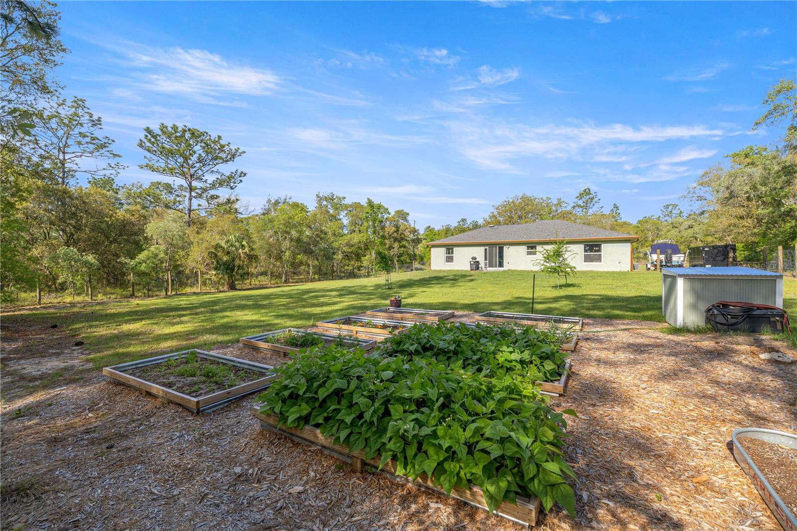 RAINBOW LAKES ESTATE - Residential