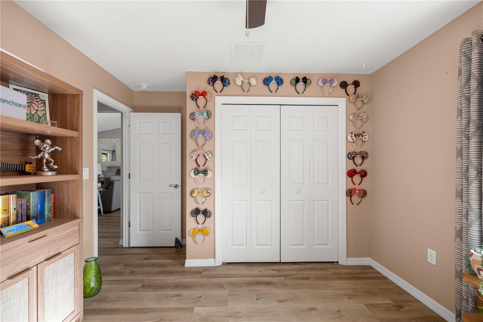 RAINBOW LAKES ESTATE - Residential