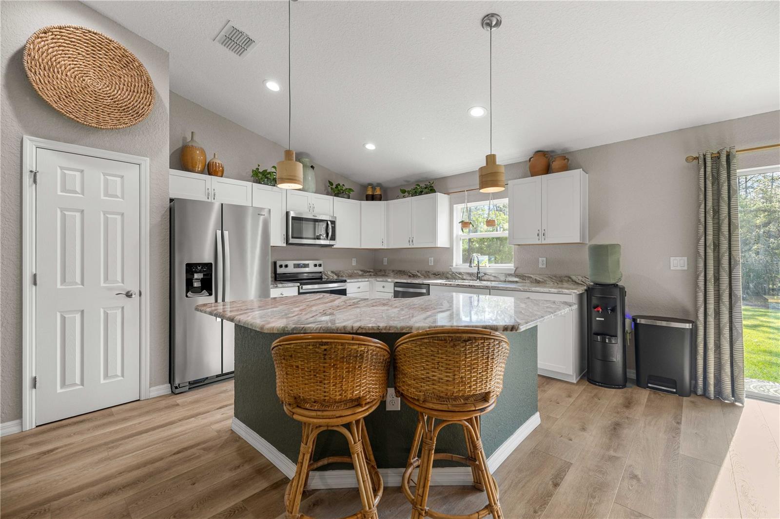 RAINBOW LAKES ESTATE - Residential