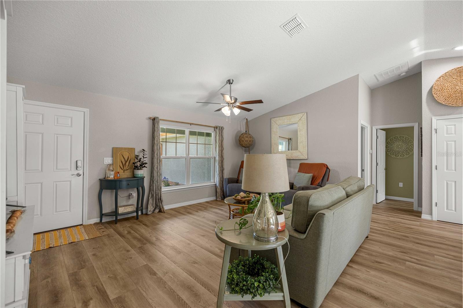 RAINBOW LAKES ESTATE - Residential