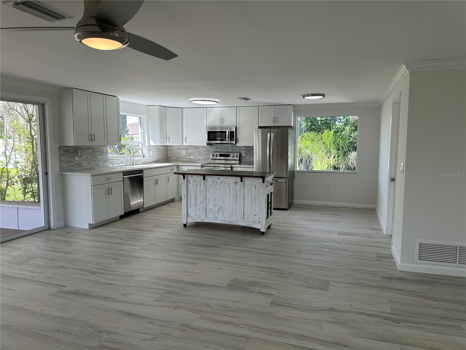 HIDDEN BAY ESTATES - Residential Lease