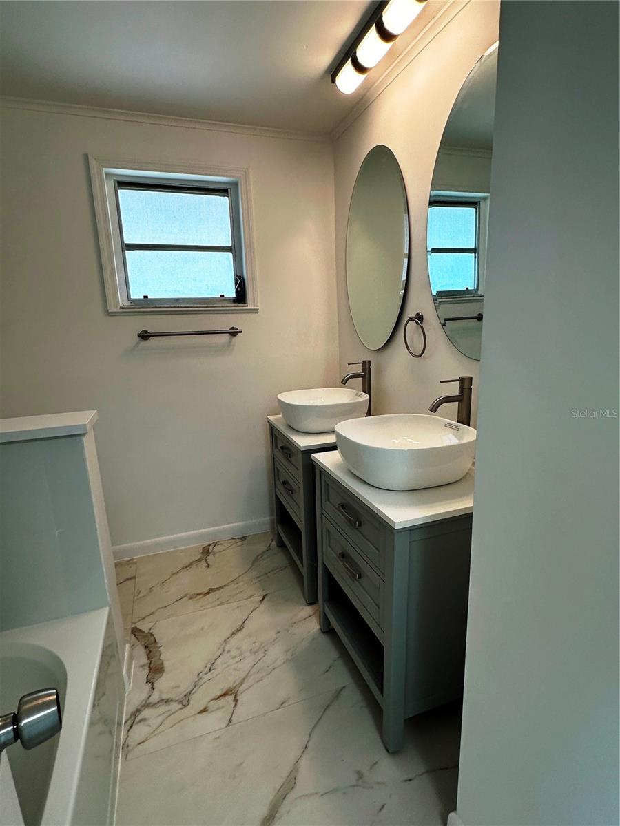 HIDDEN BAY ESTATES - Residential Lease