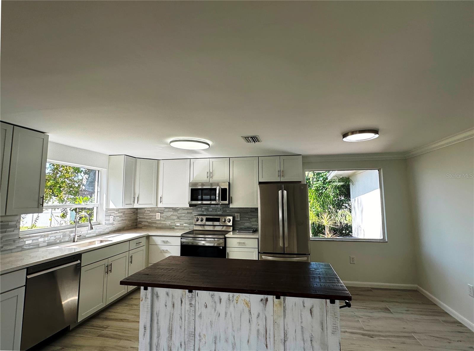 HIDDEN BAY ESTATES - Residential Lease