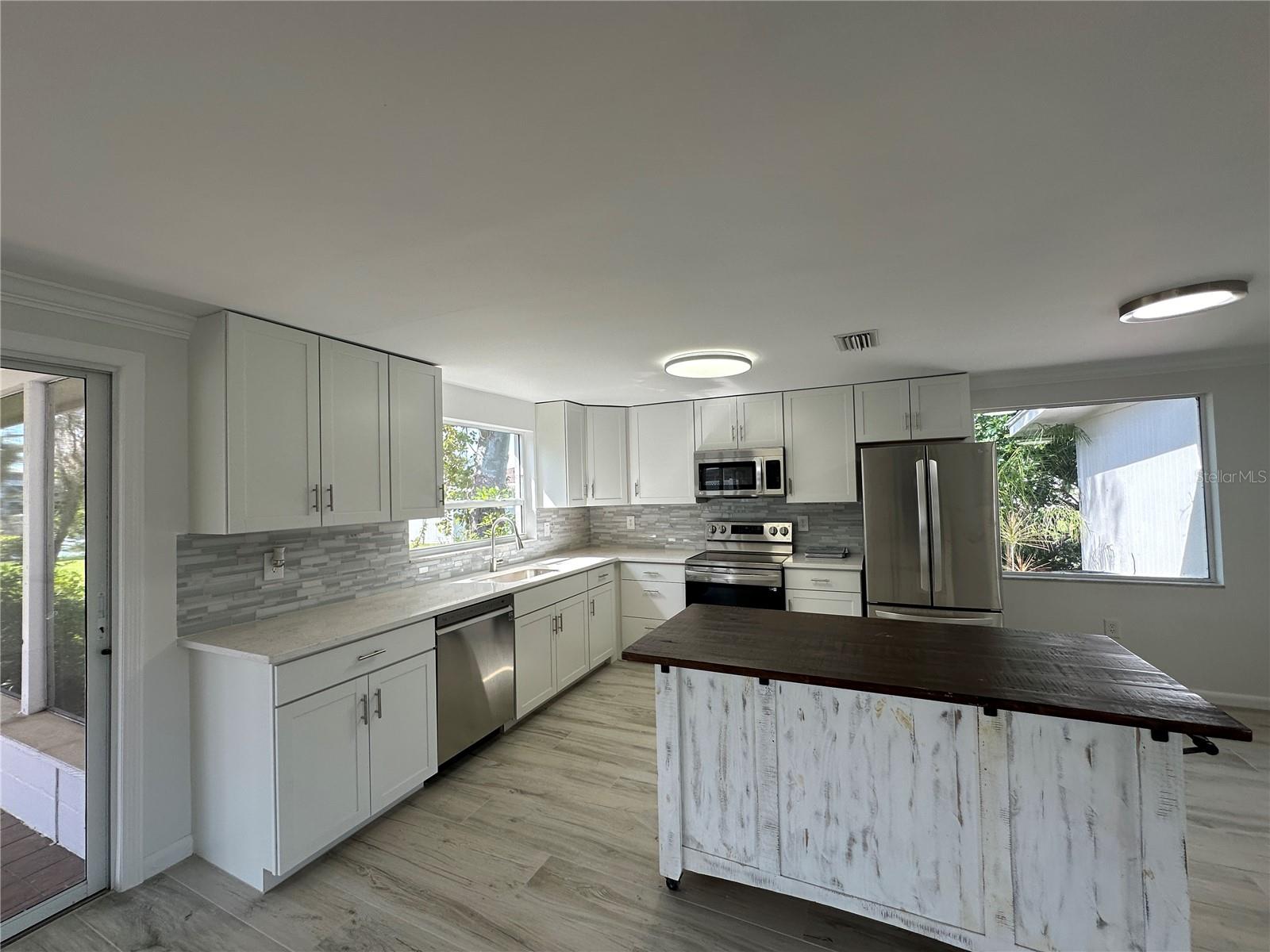 HIDDEN BAY ESTATES - Residential Lease