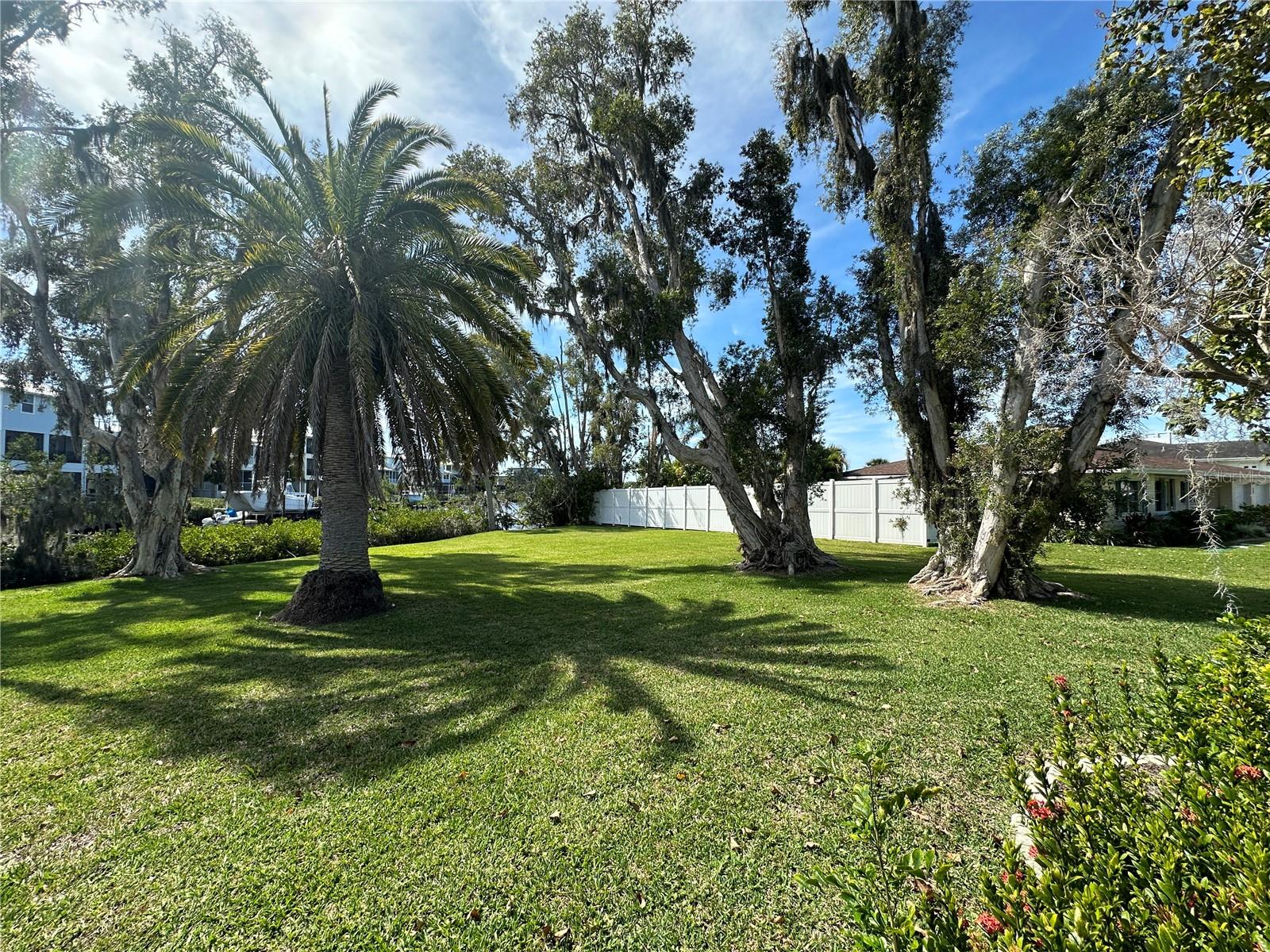 HIDDEN BAY ESTATES - Residential Lease