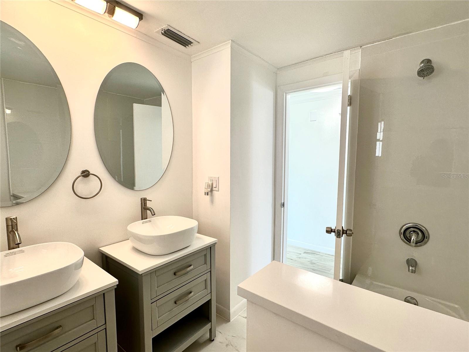 HIDDEN BAY ESTATES - Residential Lease