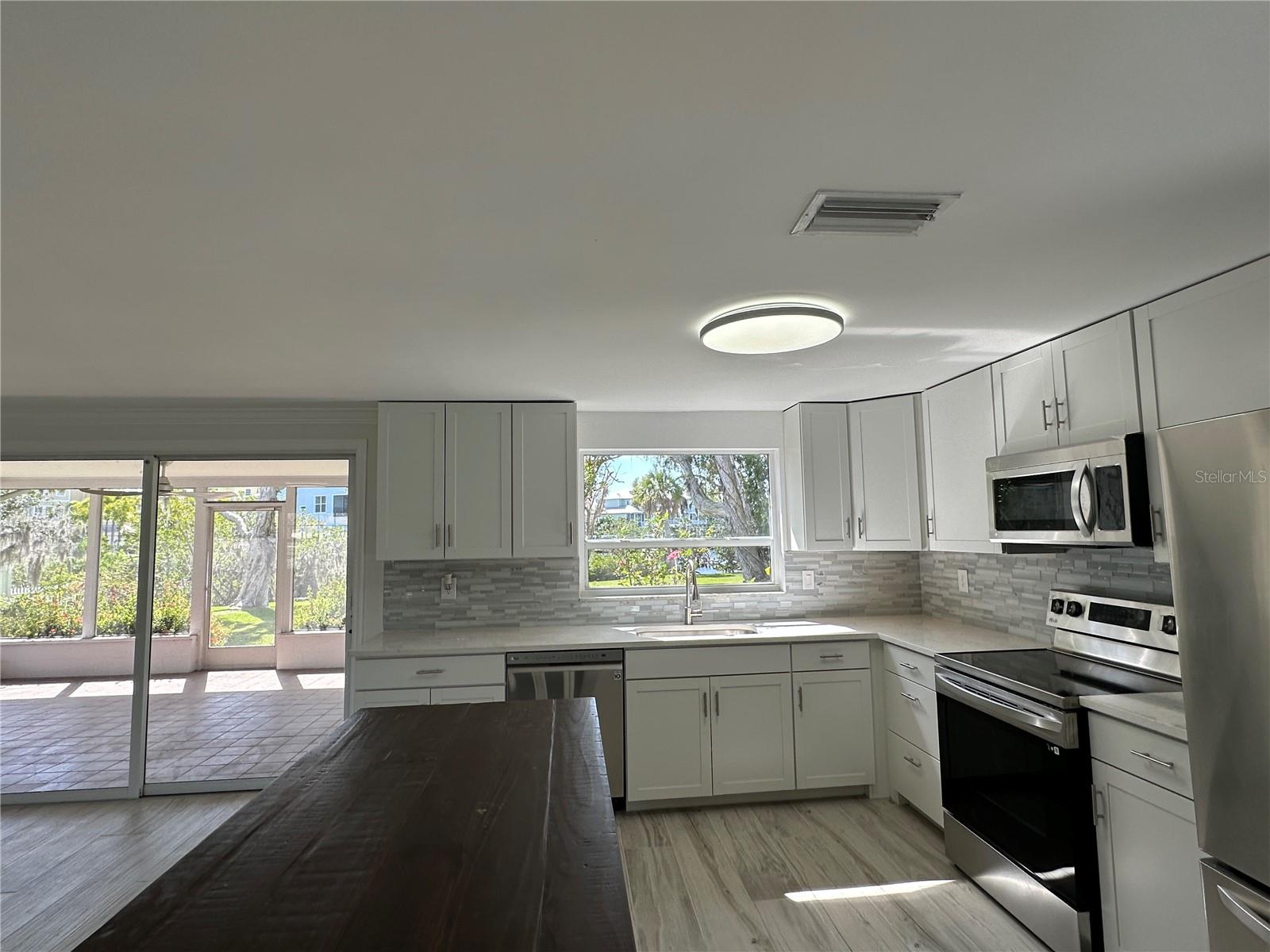HIDDEN BAY ESTATES - Residential Lease