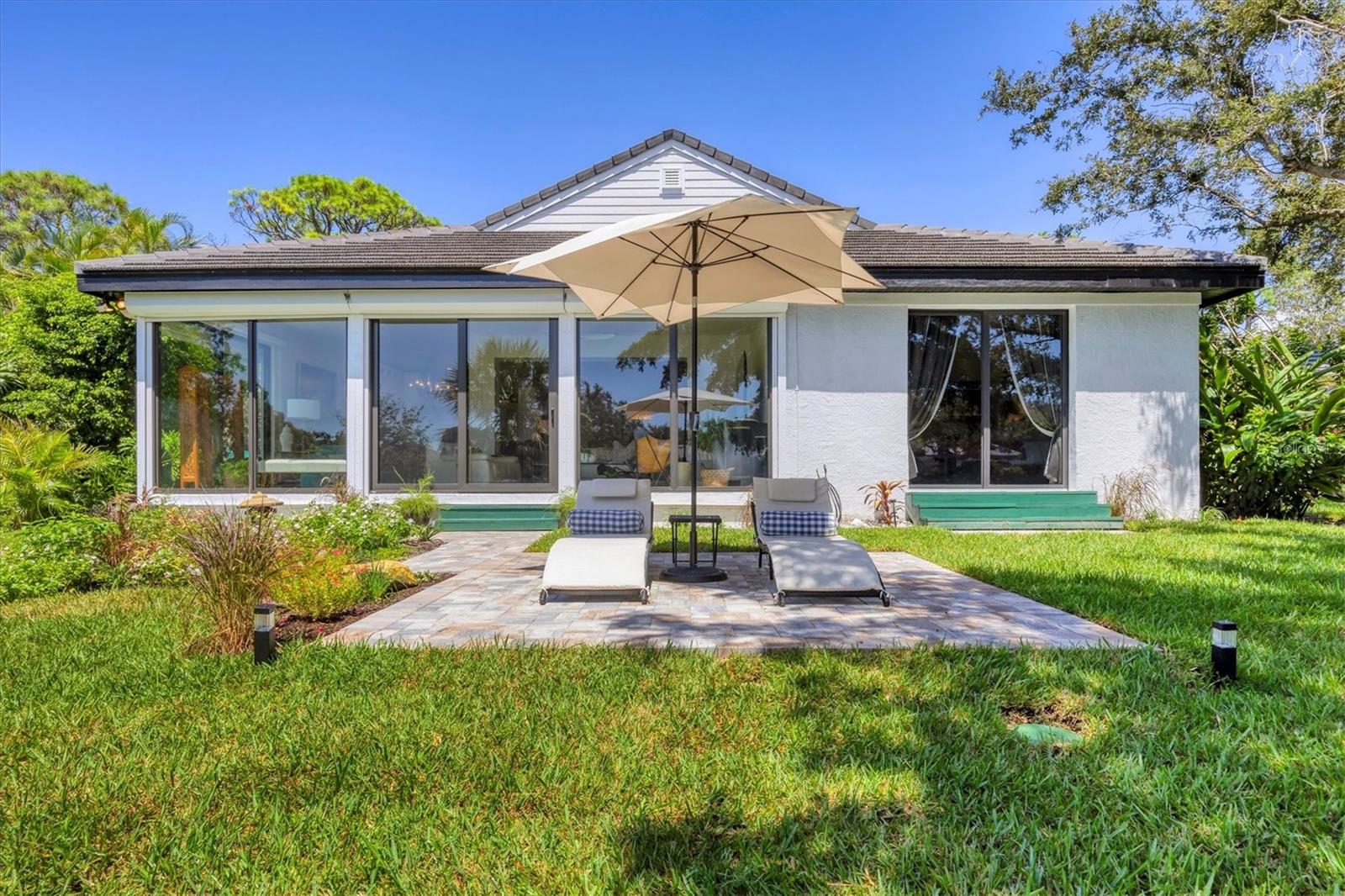 BISHOPS COURT AT OAKS PRESERVE - Residential
