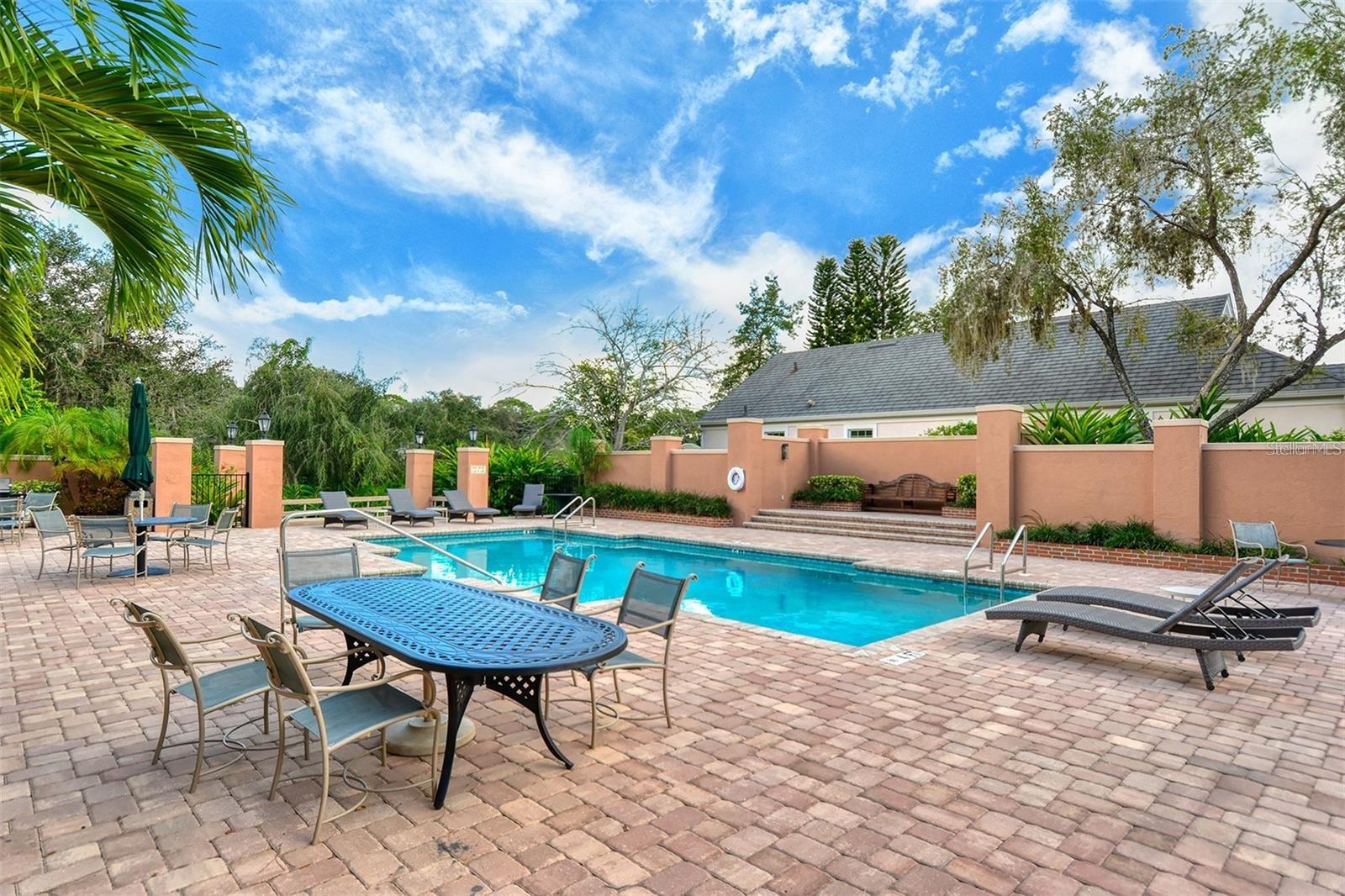 BISHOPS COURT AT OAKS PRESERVE - Residential
