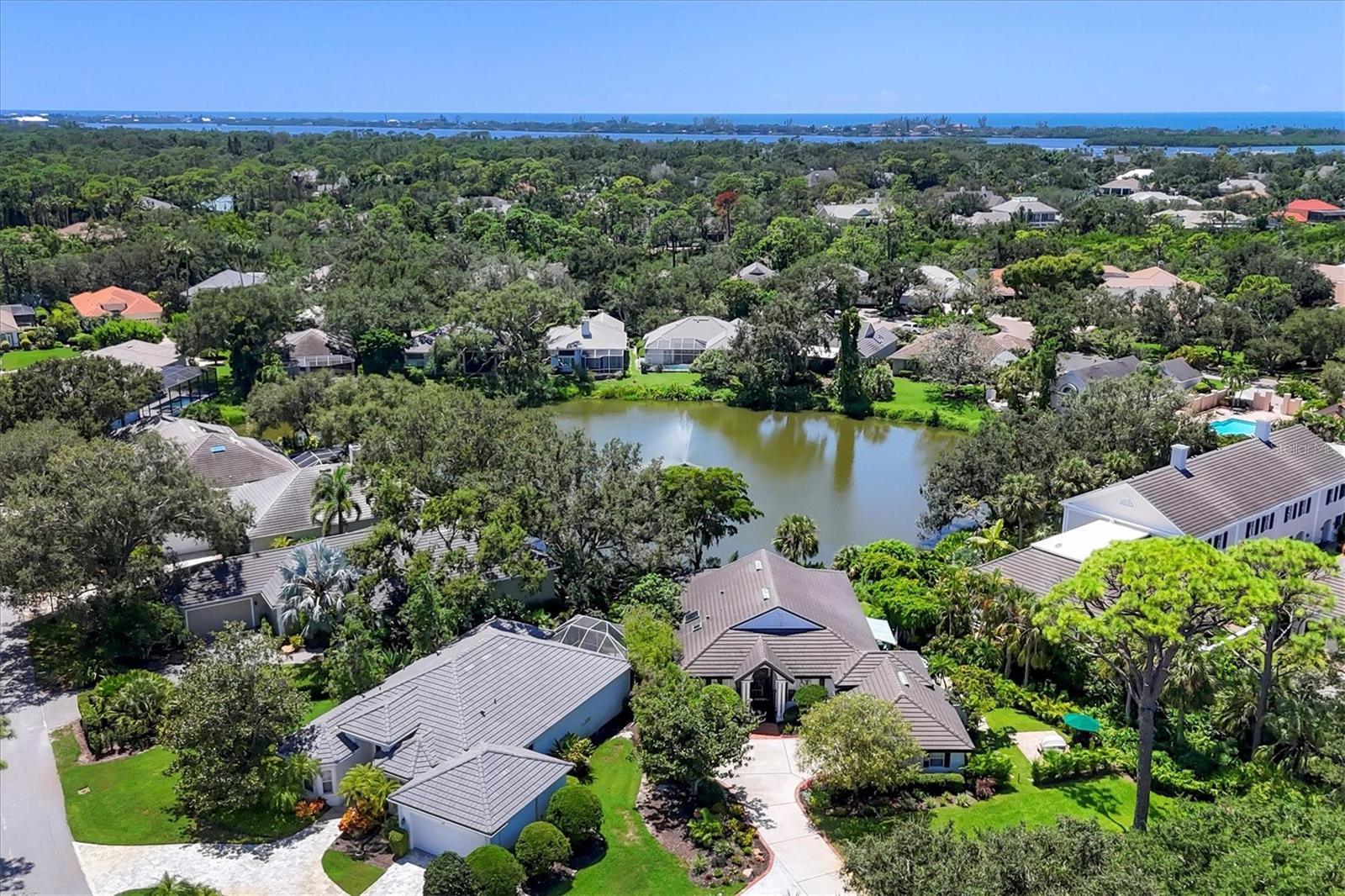 BISHOPS COURT AT OAKS PRESERVE - Residential