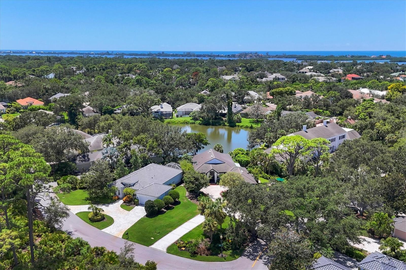 BISHOPS COURT AT OAKS PRESERVE - Residential