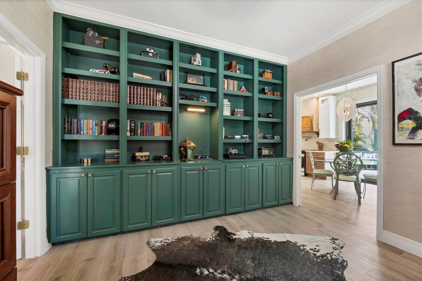 BISHOPS COURT AT OAKS PRESERVE - Residential