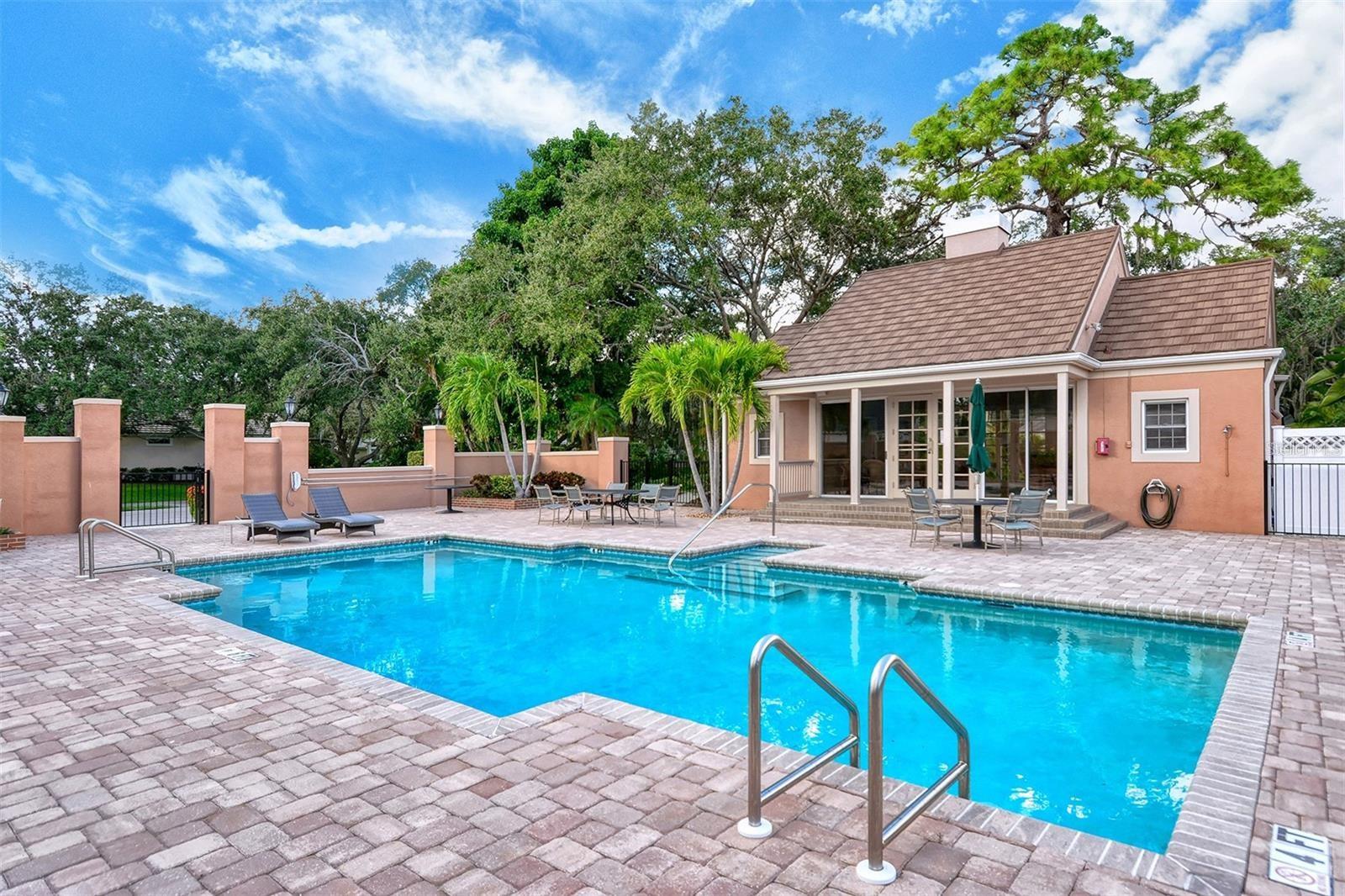 BISHOPS COURT AT OAKS PRESERVE - Residential