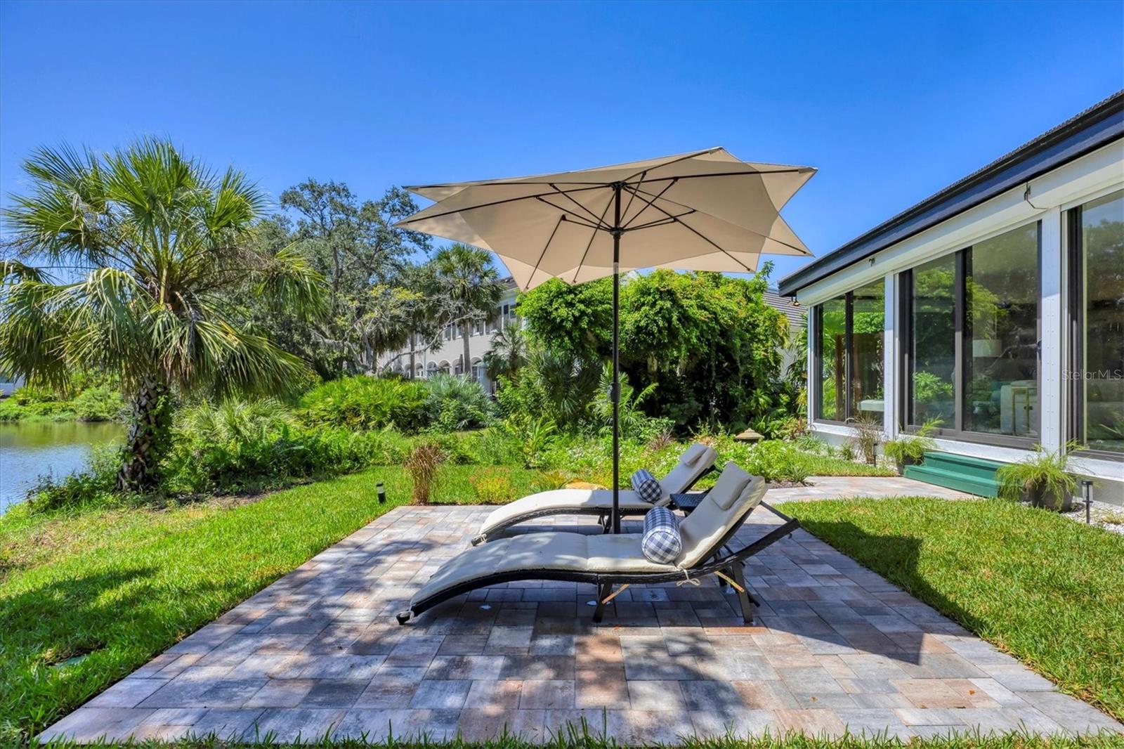 BISHOPS COURT AT OAKS PRESERVE - Residential