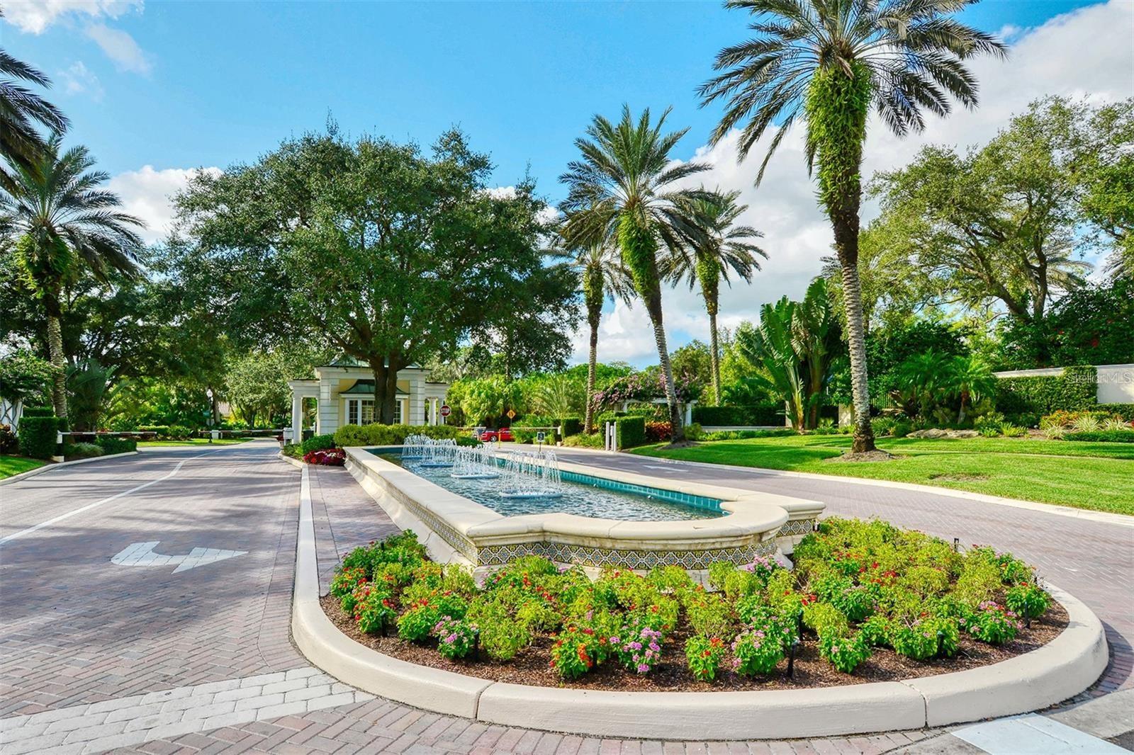 BISHOPS COURT AT OAKS PRESERVE - Residential