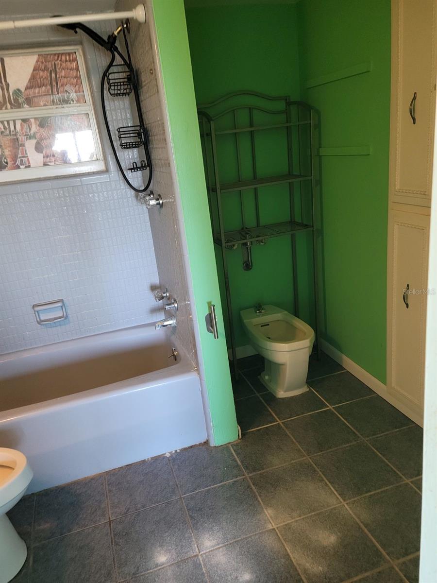 SEMINOLE-ON-THE-GREEN CAVALIER BLDG - Residential