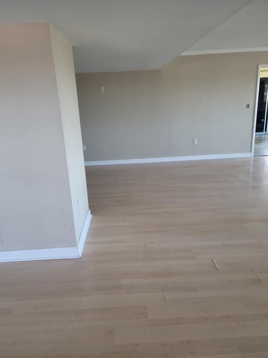 SEMINOLE-ON-THE-GREEN CAVALIER BLDG - Residential