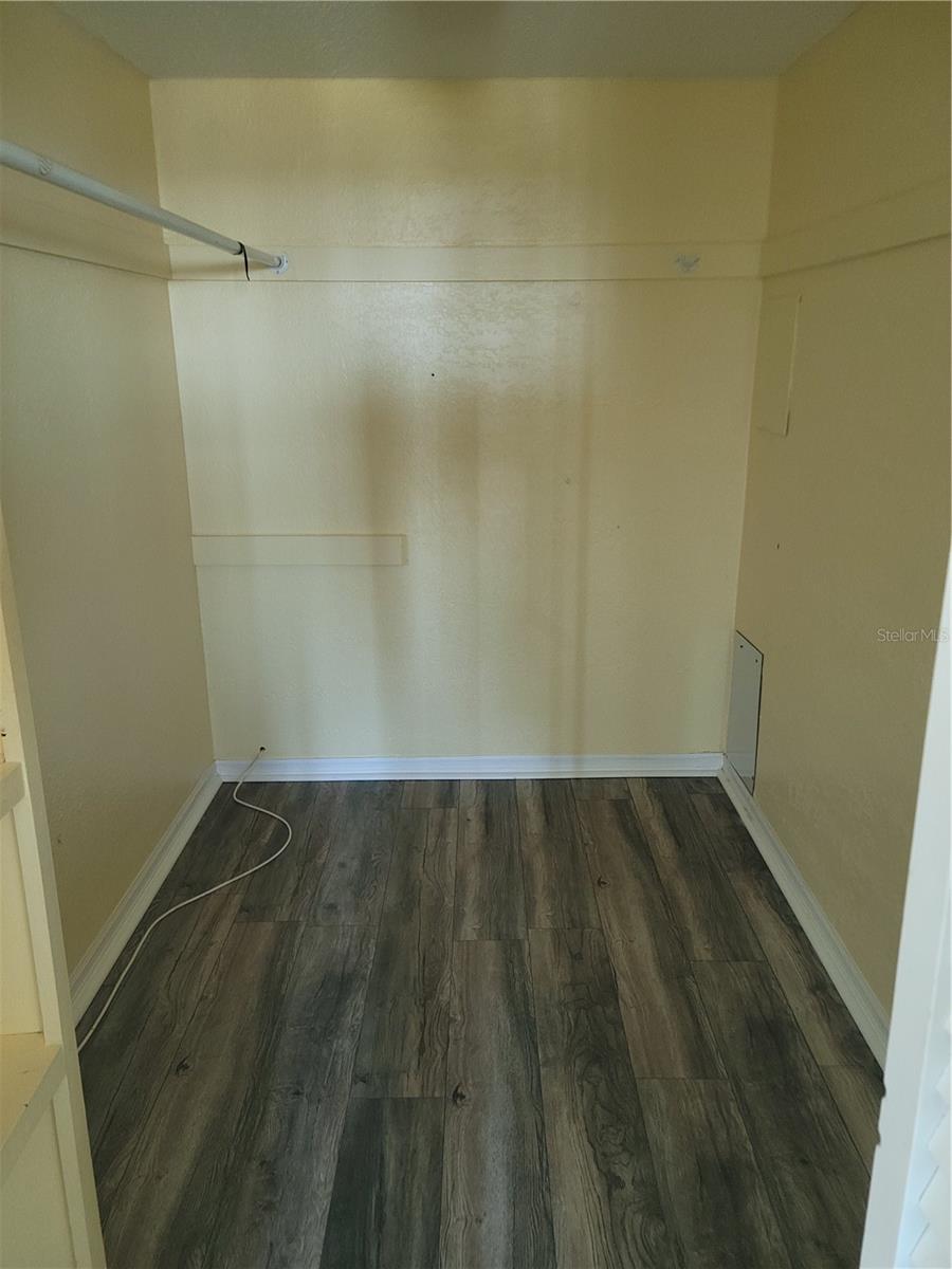 SEMINOLE-ON-THE-GREEN CAVALIER BLDG - Residential