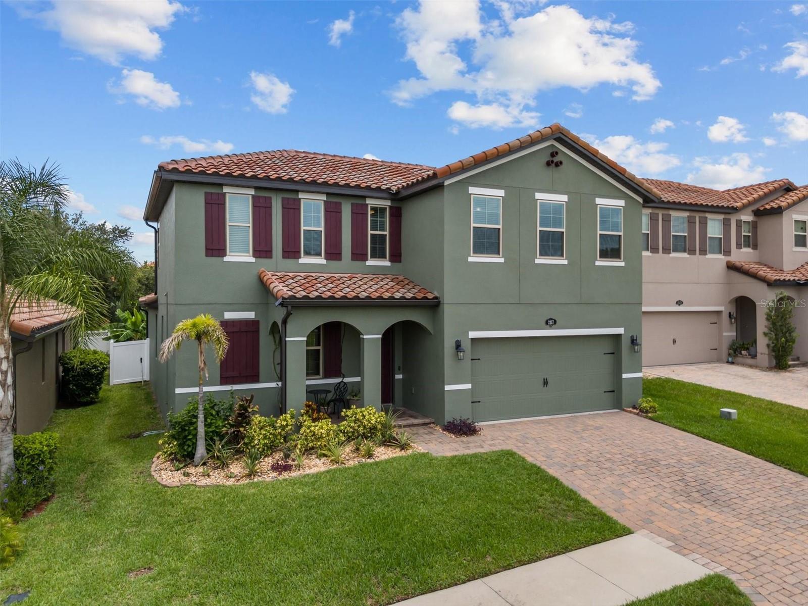 2317 BELLA LUNA CIRCLE