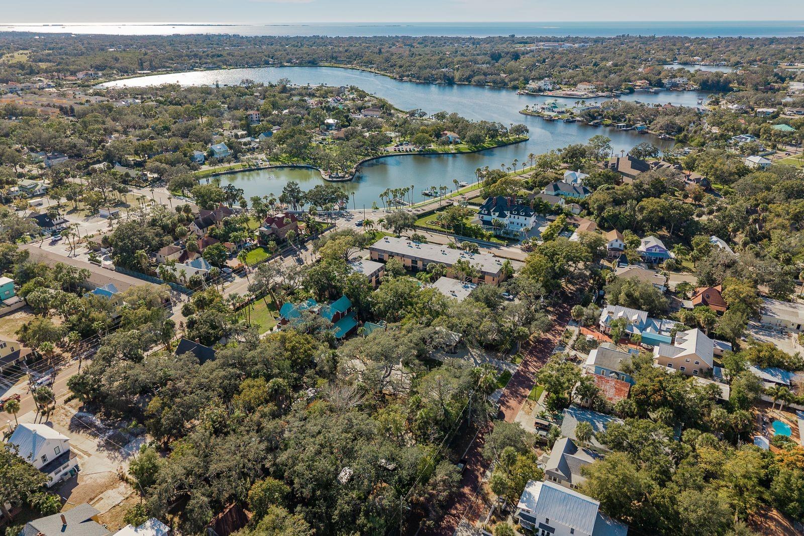 VILLA PLUMOSA CONDO - Residential