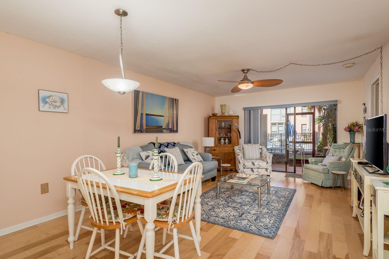 VILLA PLUMOSA CONDO - Residential