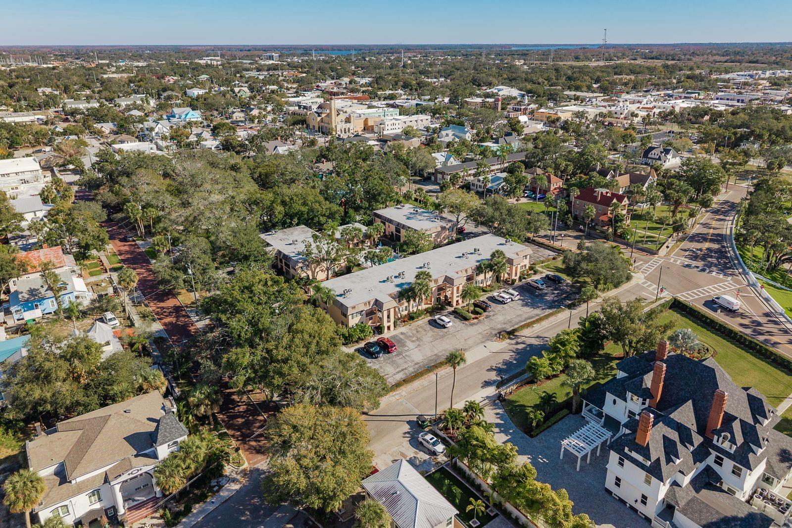 VILLA PLUMOSA CONDO - Residential