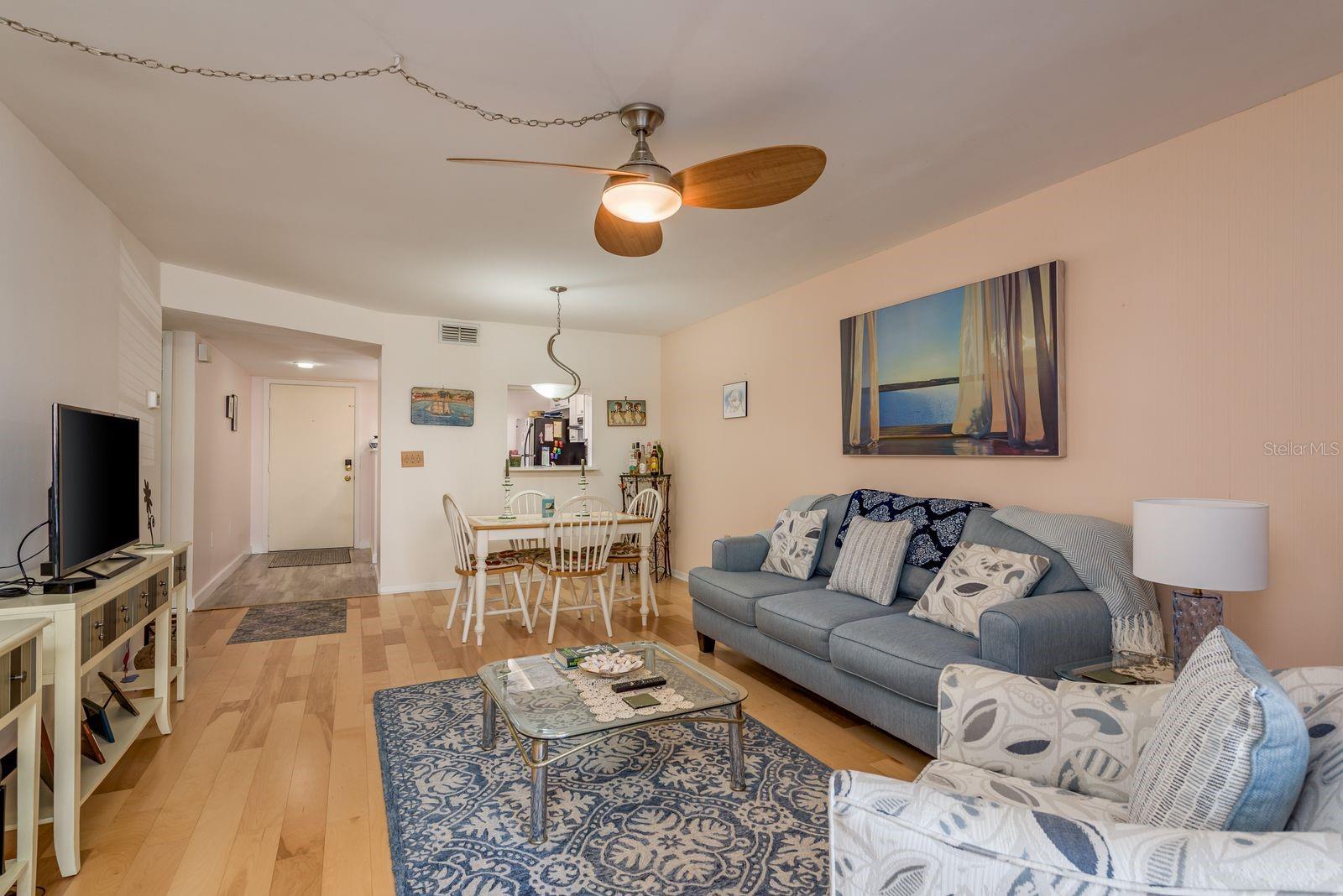 VILLA PLUMOSA CONDO - Residential