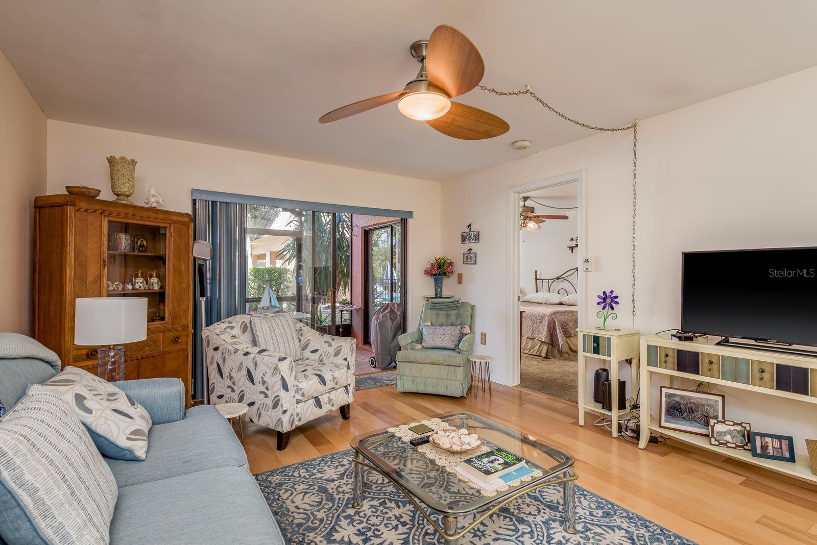 VILLA PLUMOSA CONDO - Residential