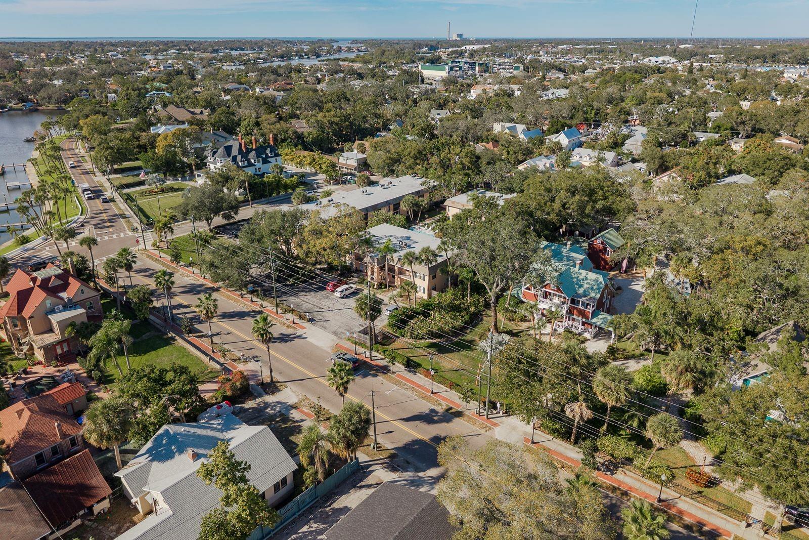 VILLA PLUMOSA CONDO - Residential