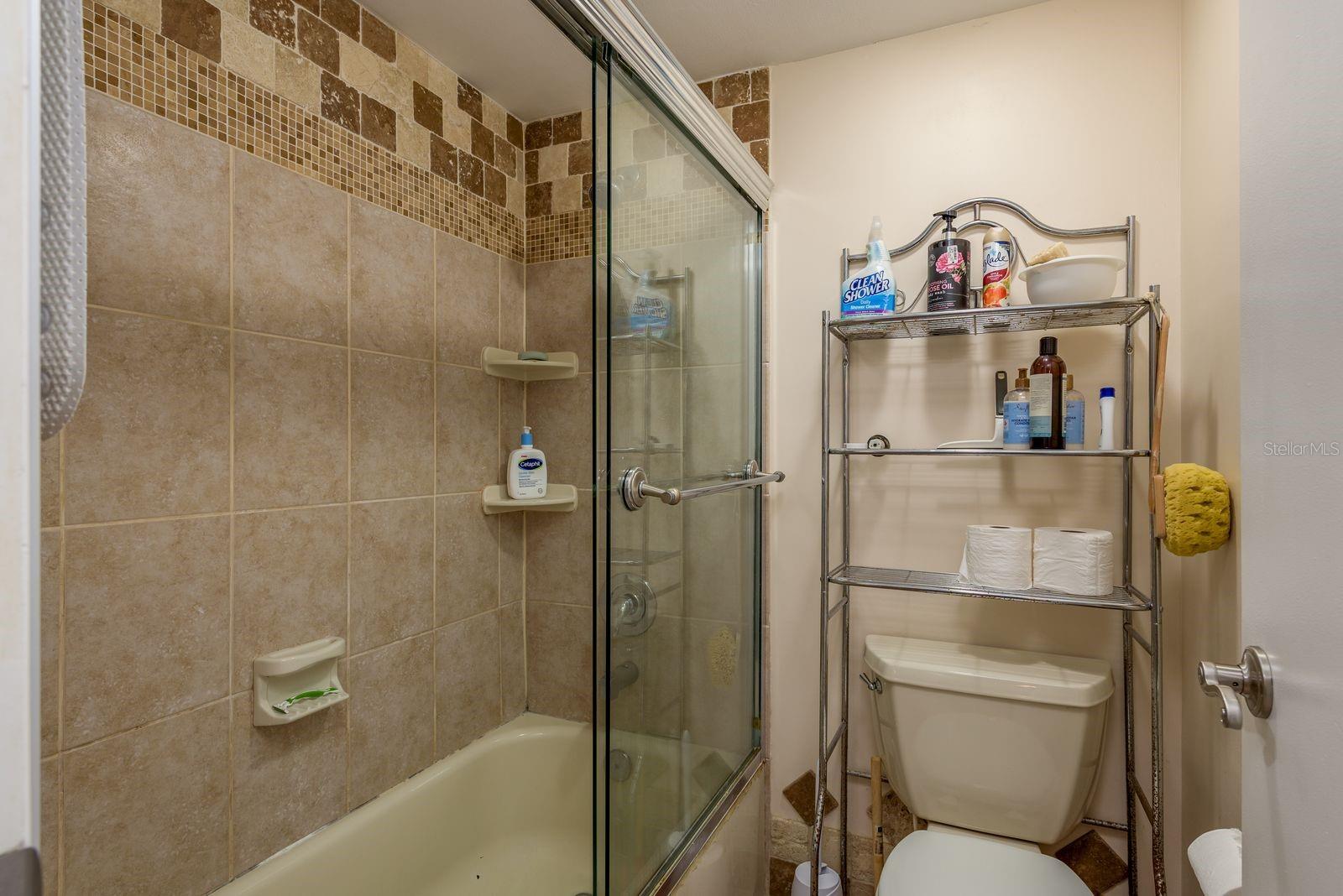 VILLA PLUMOSA CONDO - Residential