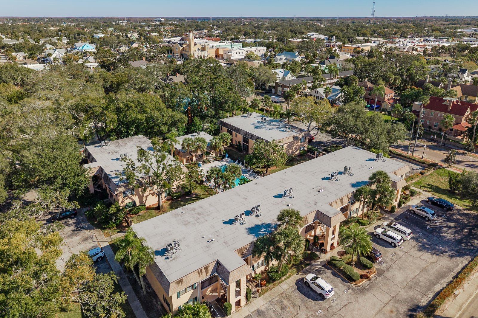 VILLA PLUMOSA CONDO - Residential