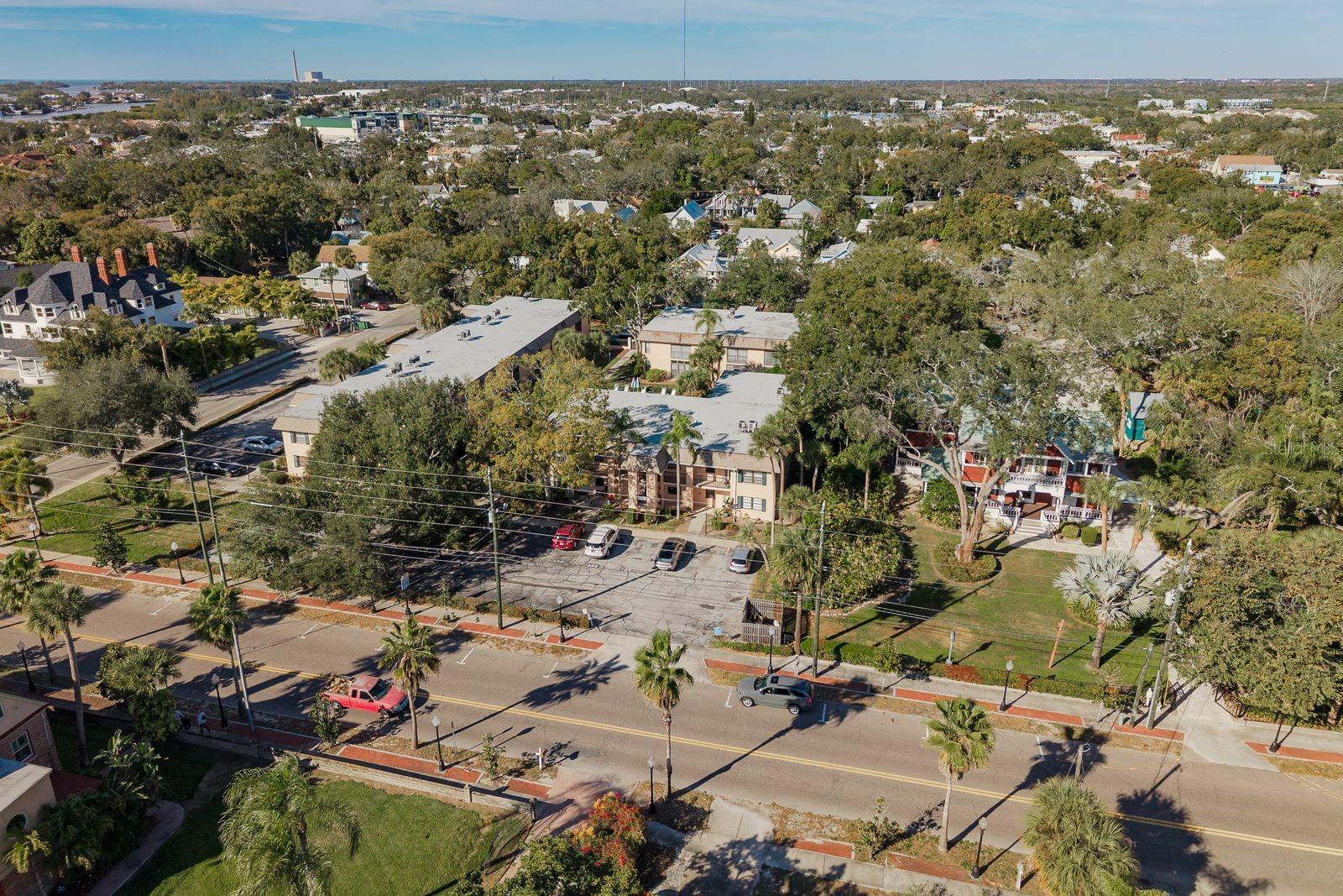 VILLA PLUMOSA CONDO - Residential