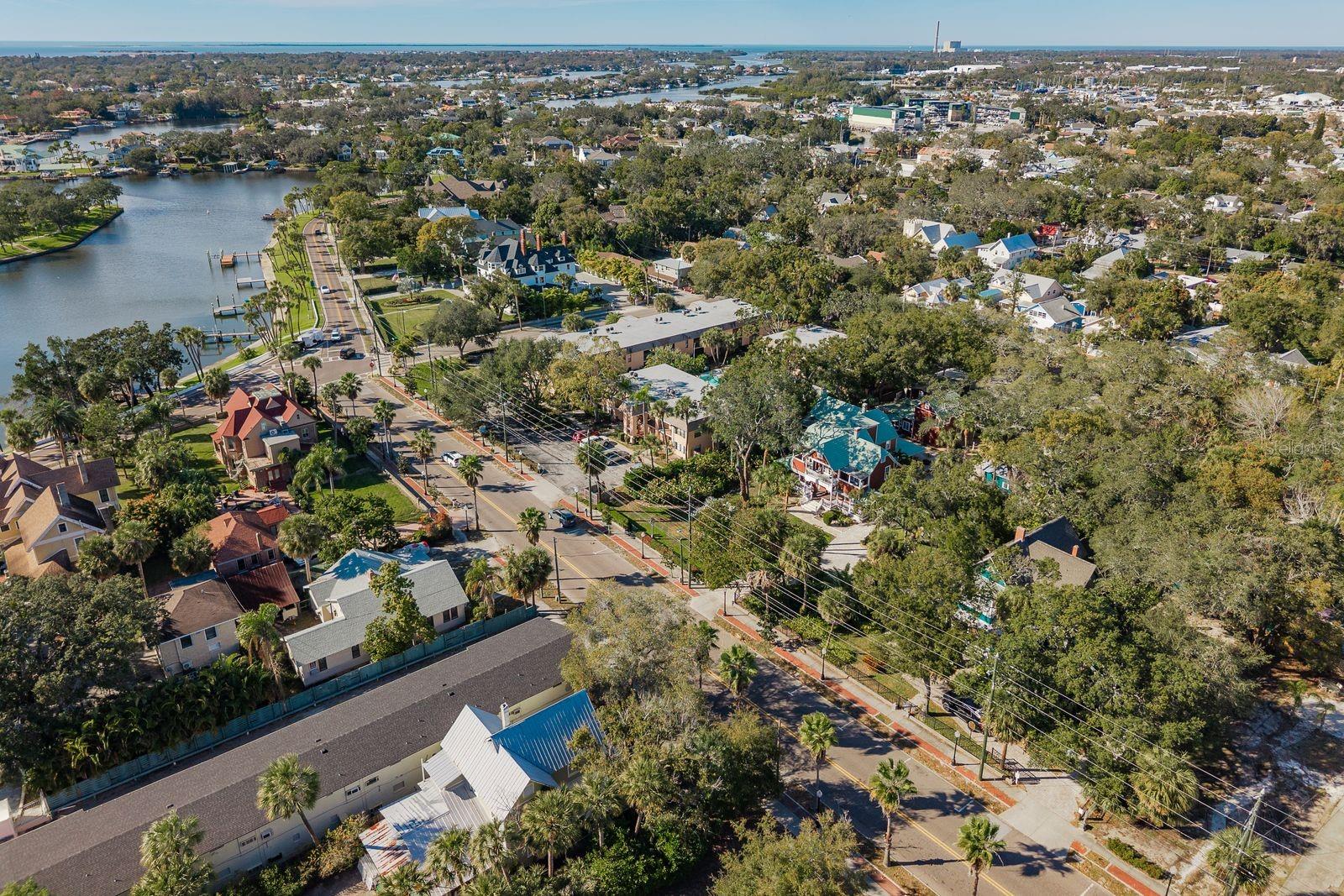 VILLA PLUMOSA CONDO - Residential