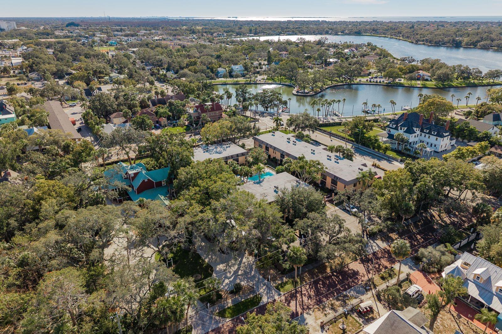 VILLA PLUMOSA CONDO - Residential