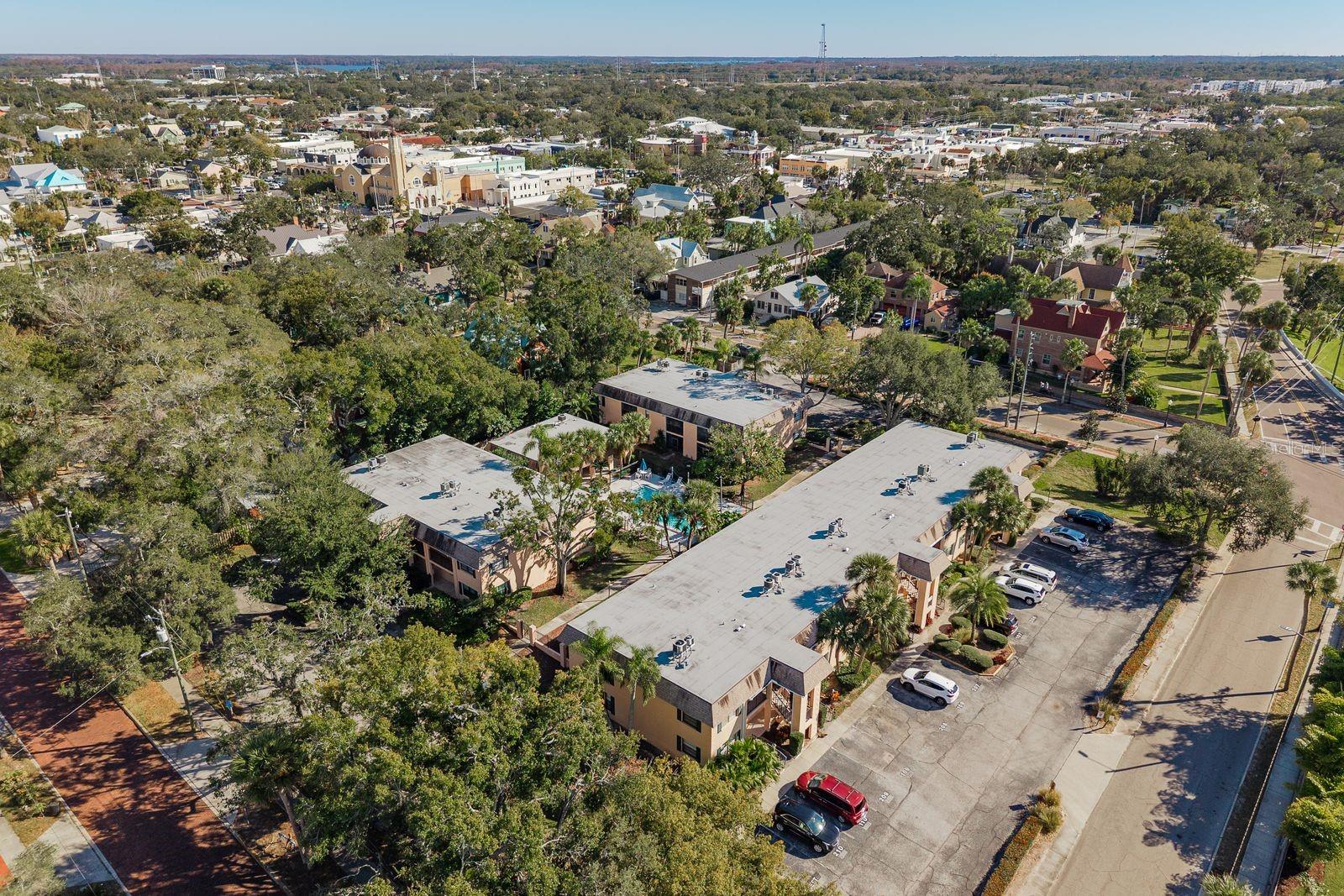 VILLA PLUMOSA CONDO - Residential