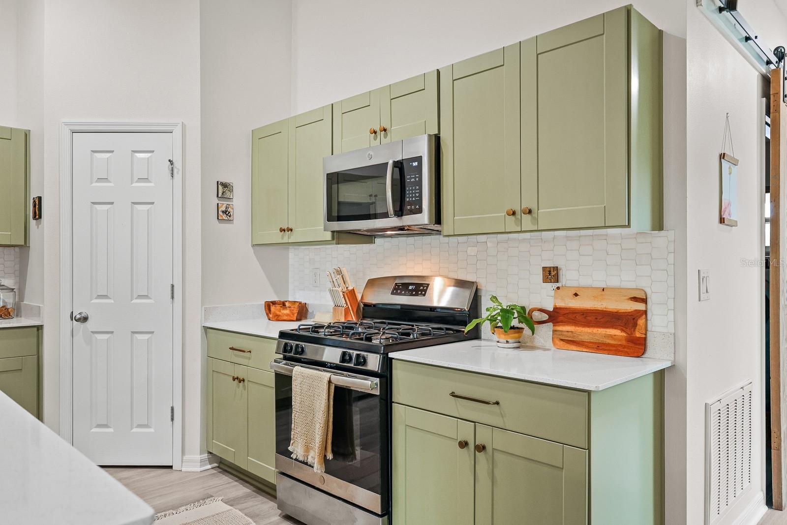 B & D HAWKSTONE PH 1 - Residential