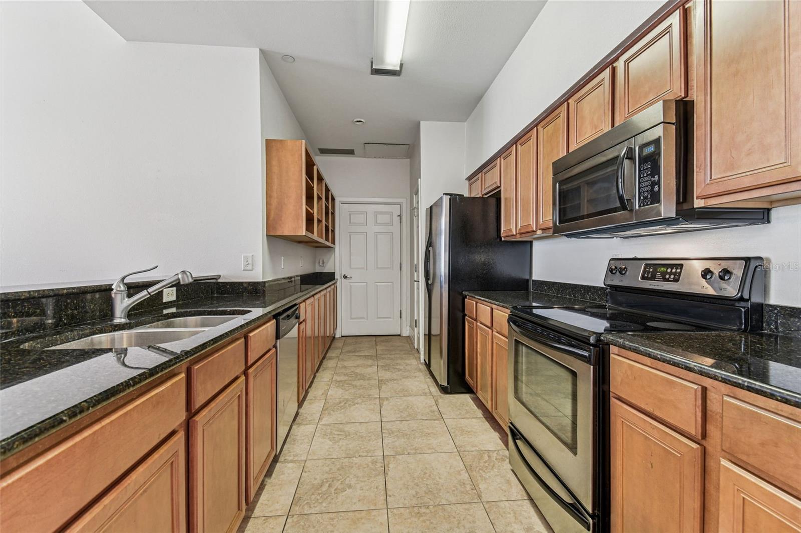 RESIDENCES OF FRANKLIN STREET - Residential